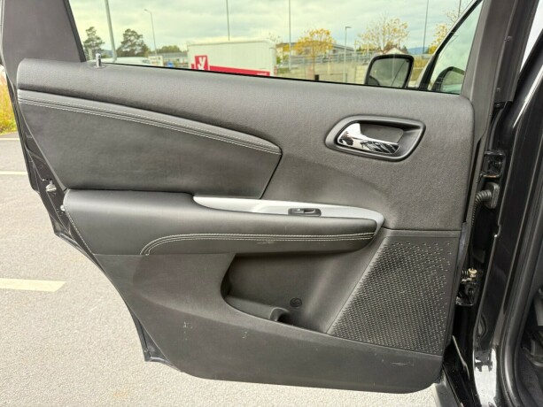 fiat-freemont-diesel-2011-big-15