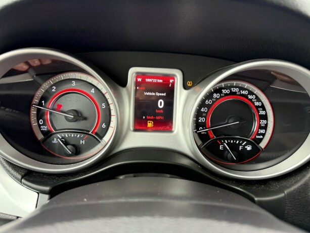 fiat-freemont-diesel-2011-big-22