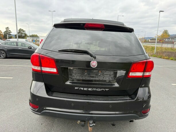 fiat-freemont-diesel-2011-big-3