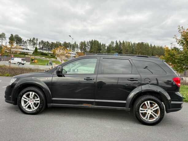 fiat-freemont-diesel-2011-big-5