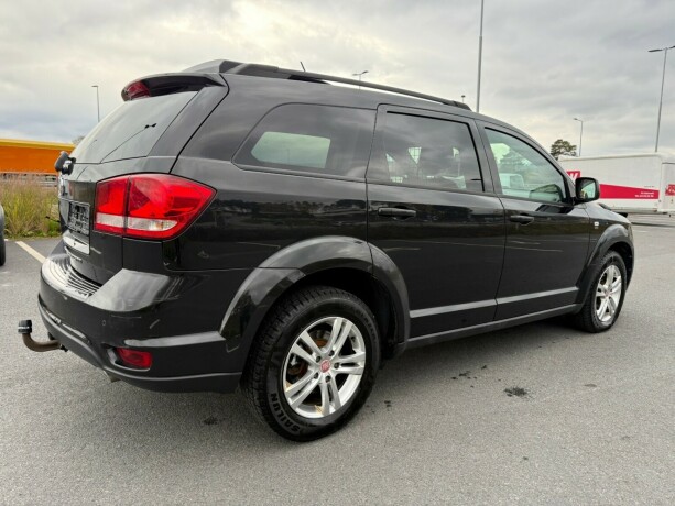 fiat-freemont-diesel-2011-big-2