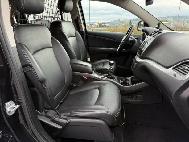 fiat-freemont-diesel-2011-big-9