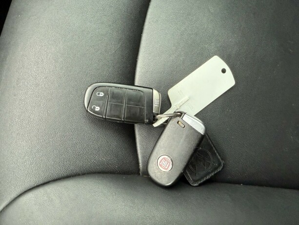 fiat-freemont-diesel-2011-big-28