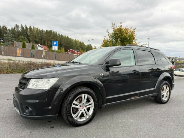 fiat-freemont-diesel-2011-big-6