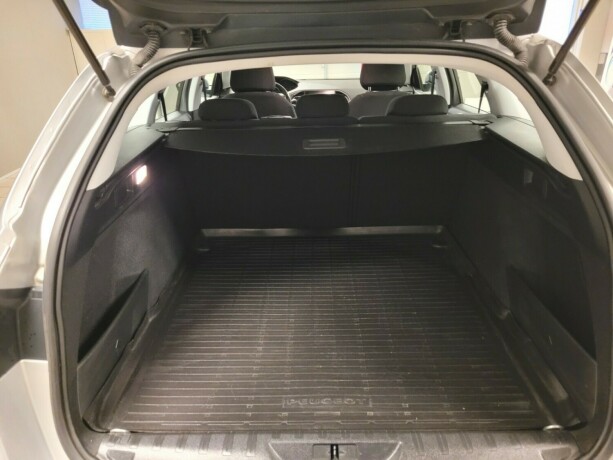 peugeot-308-sw-diesel-2017-big-16