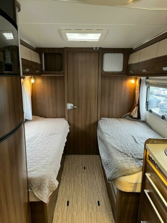 dethleffs-i-7010-2-2-enkle-lave-senger-bak-senkeseng-alde-ac-i-bil-bodel-vinterpakke-god-nyttelast-diesel-2013-big-60