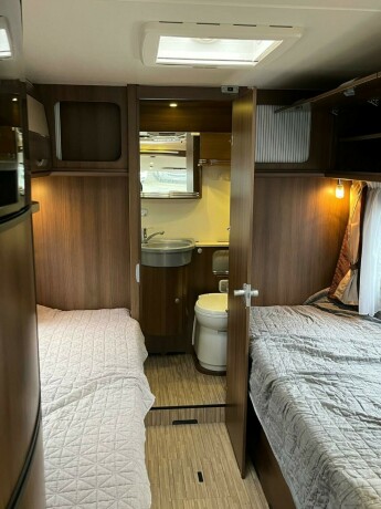dethleffs-i-7010-2-2-enkle-lave-senger-bak-senkeseng-alde-ac-i-bil-bodel-vinterpakke-god-nyttelast-diesel-2013-big-73