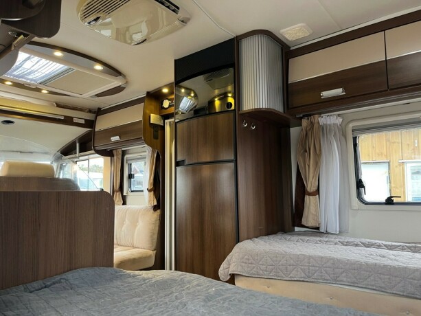 dethleffs-i-7010-2-2-enkle-lave-senger-bak-senkeseng-alde-ac-i-bil-bodel-vinterpakke-god-nyttelast-diesel-2013-big-67