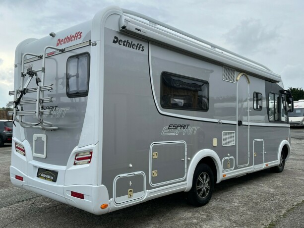 dethleffs-i-7010-2-2-enkle-lave-senger-bak-senkeseng-alde-ac-i-bil-bodel-vinterpakke-god-nyttelast-diesel-2013-big-4