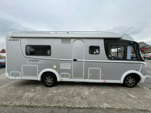 dethleffs-i-7010-2-2-enkle-lave-senger-bak-senkeseng-alde-ac-i-bil-bodel-vinterpakke-god-nyttelast-diesel-2013-big-3