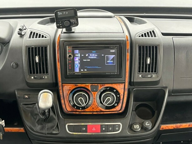 dethleffs-i-7010-2-2-enkle-lave-senger-bak-senkeseng-alde-ac-i-bil-bodel-vinterpakke-god-nyttelast-diesel-2013-big-24