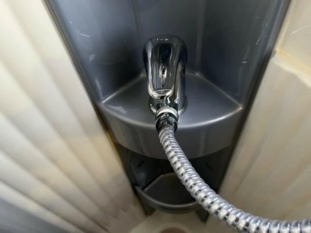 dethleffs-i-7010-2-2-enkle-lave-senger-bak-senkeseng-alde-ac-i-bil-bodel-vinterpakke-god-nyttelast-diesel-2013-big-86