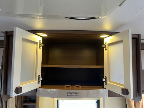 dethleffs-i-7010-2-2-enkle-lave-senger-bak-senkeseng-alde-ac-i-bil-bodel-vinterpakke-god-nyttelast-diesel-2013-big-48