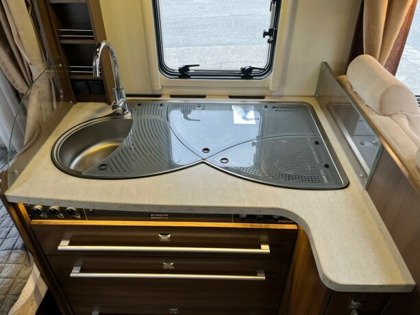dethleffs-i-7010-2-2-enkle-lave-senger-bak-senkeseng-alde-ac-i-bil-bodel-vinterpakke-god-nyttelast-diesel-2013-big-50