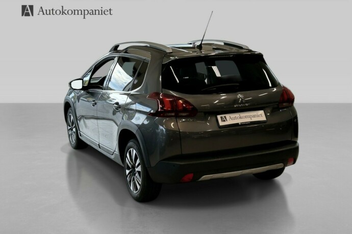 peugeot-2008-bensin-2017-big-2