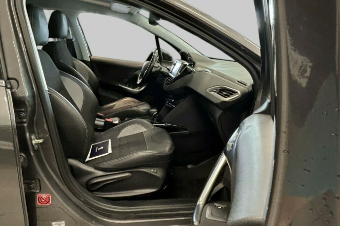 peugeot-2008-bensin-2017-big-8