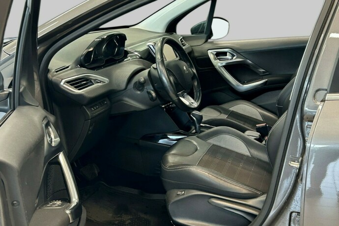 peugeot-2008-bensin-2017-big-7