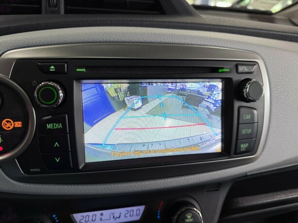 toyota-yaris-bensin-2013-big-24