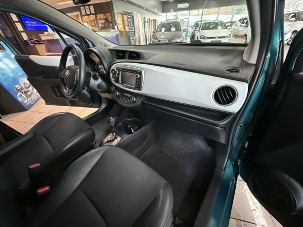 toyota-yaris-bensin-2013-big-29