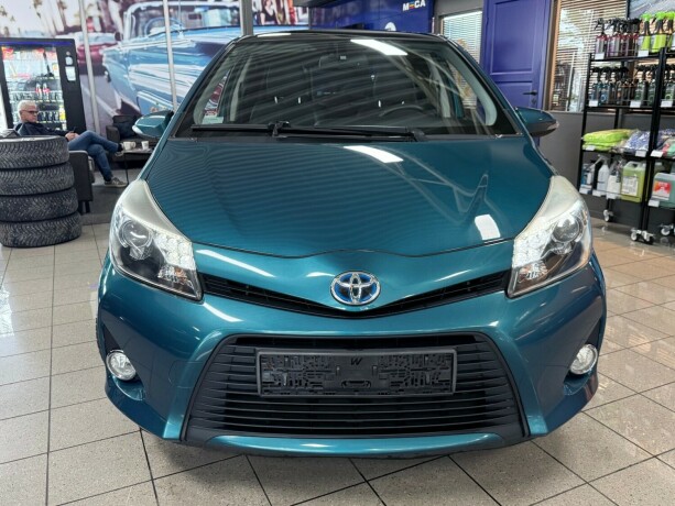 toyota-yaris-bensin-2013-big-1