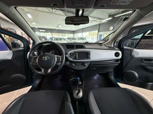 toyota-yaris-bensin-2013-big-11