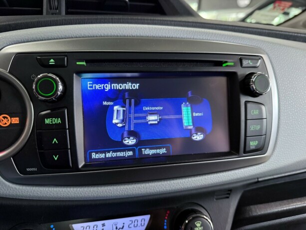 toyota-yaris-bensin-2013-big-22