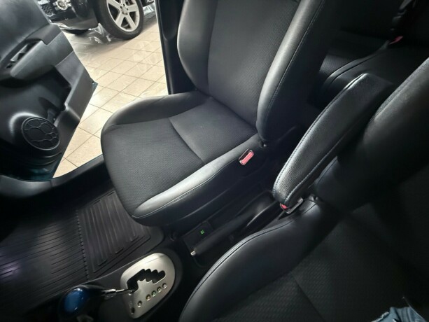 toyota-yaris-bensin-2013-big-16