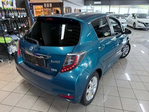 toyota-yaris-bensin-2013-big-6