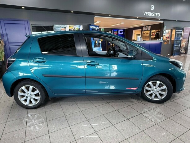 toyota-yaris-bensin-2013-big-7