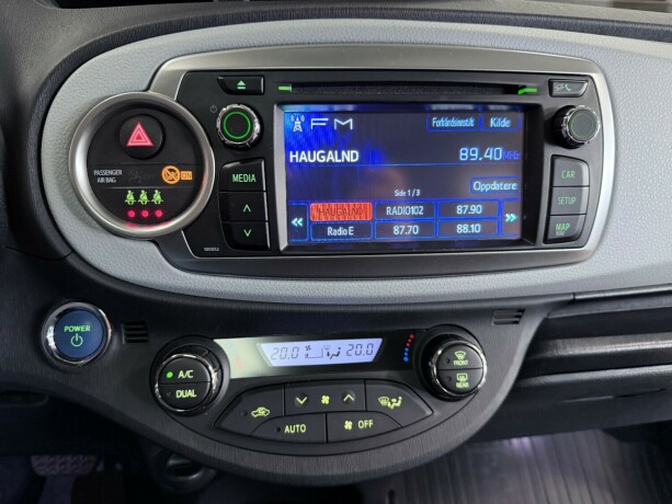 toyota-yaris-bensin-2013-big-19