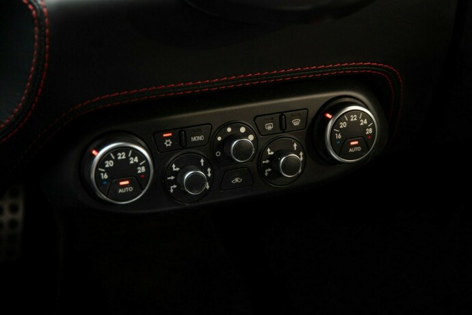 ferrari-458-bensin-2010-big-22