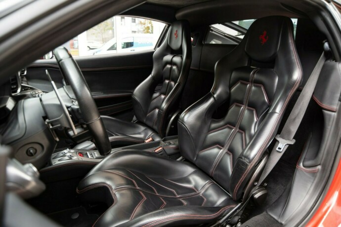 ferrari-458-bensin-2010-big-14