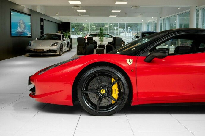 ferrari-458-bensin-2010-big-5