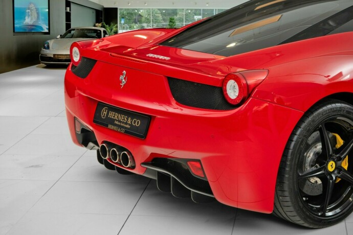 ferrari-458-bensin-2010-big-8