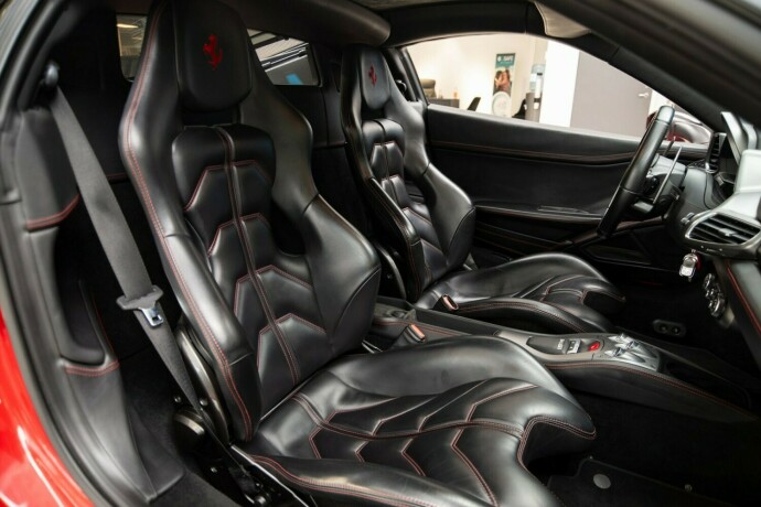 ferrari-458-bensin-2010-big-28