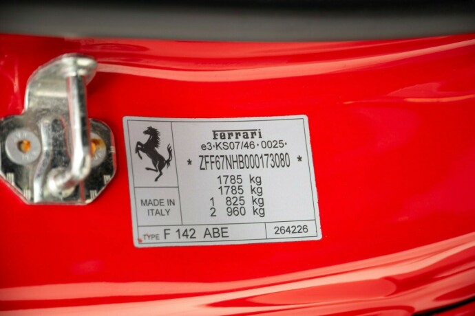 ferrari-458-bensin-2010-big-30