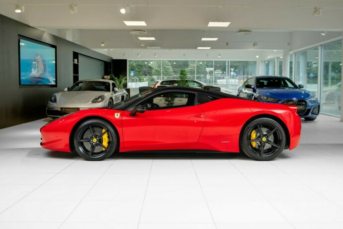 ferrari-458-bensin-2010-big-4