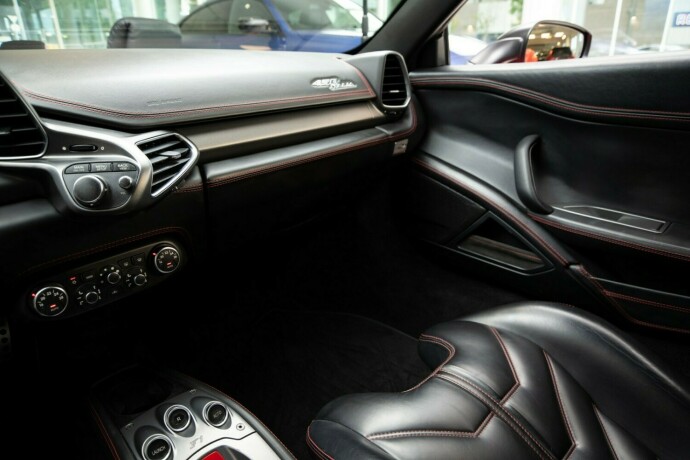 ferrari-458-bensin-2010-big-21