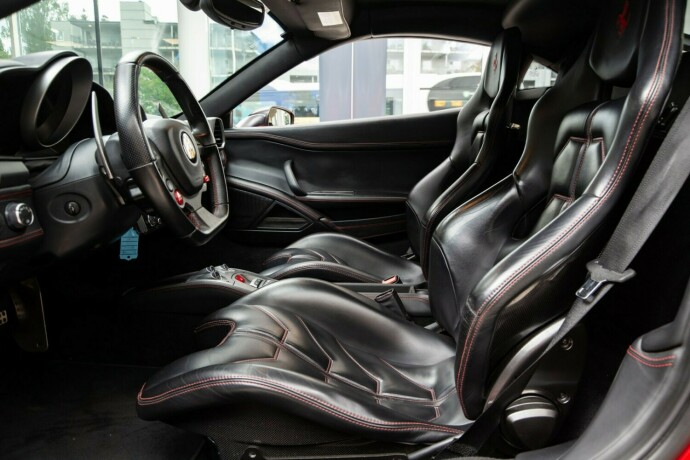 ferrari-458-bensin-2010-big-13