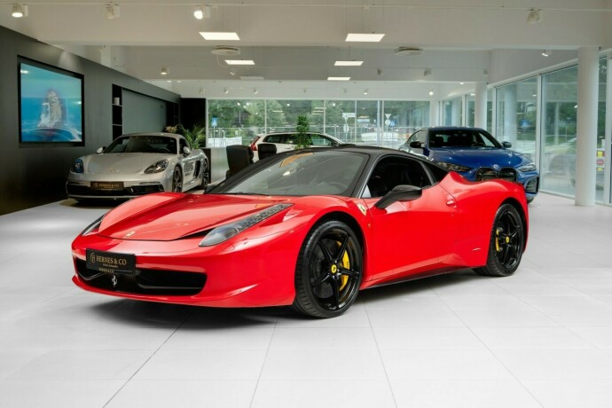 ferrari-458-bensin-2010-big-0