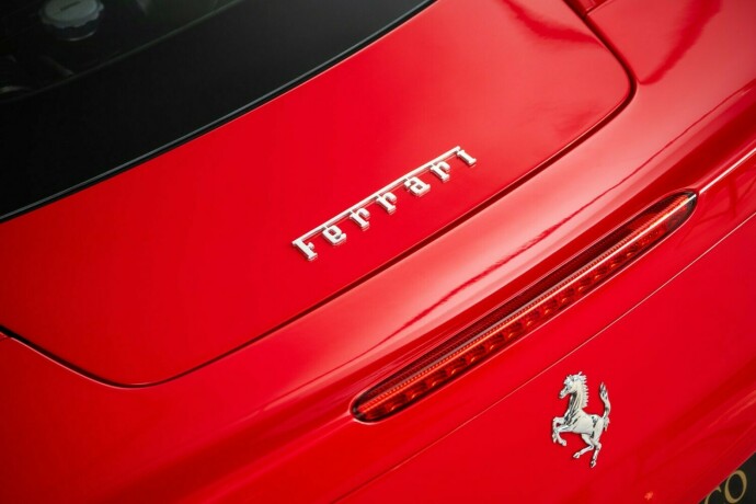ferrari-458-bensin-2010-big-11
