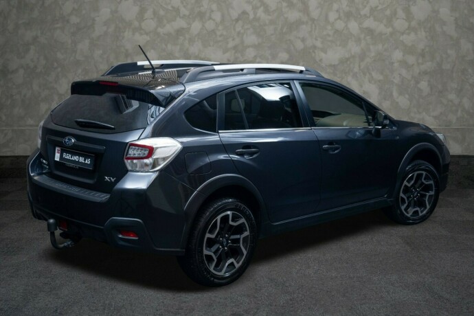 subaru-xv-bensin-2016-big-9