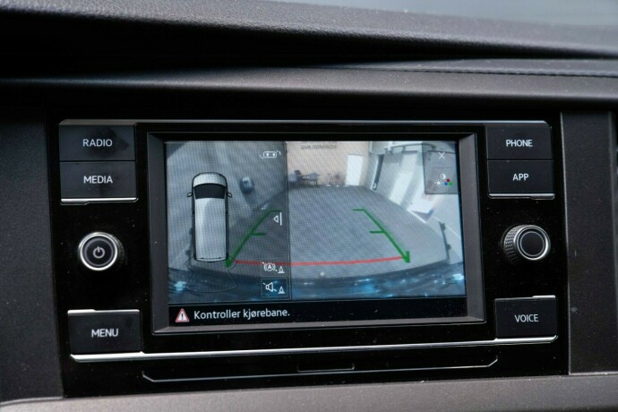 volkswagen-transporter-diesel-2022-big-22