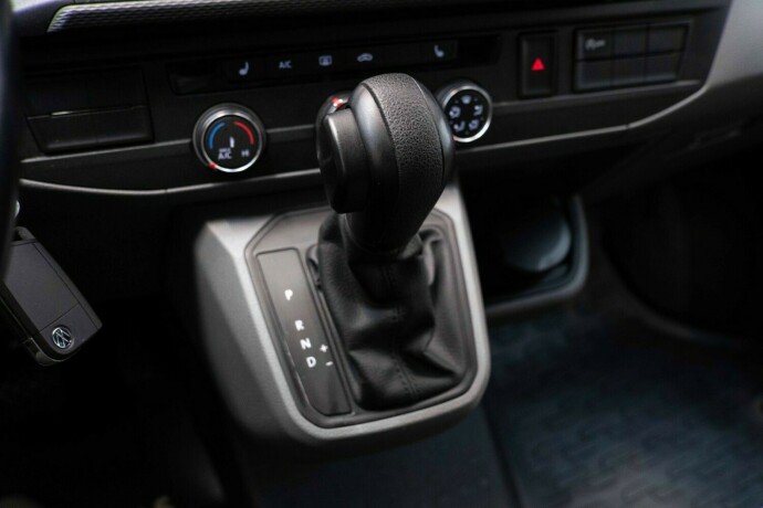volkswagen-transporter-diesel-2022-big-20