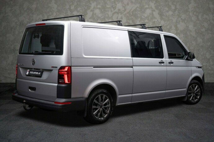 volkswagen-transporter-diesel-2022-big-12