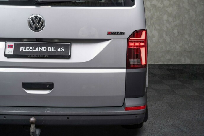 volkswagen-transporter-diesel-2022-big-10