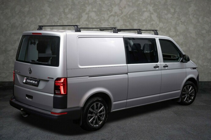 volkswagen-transporter-diesel-2022-big-13