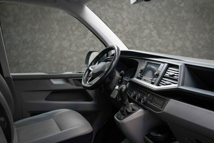 volkswagen-transporter-diesel-2022-big-29