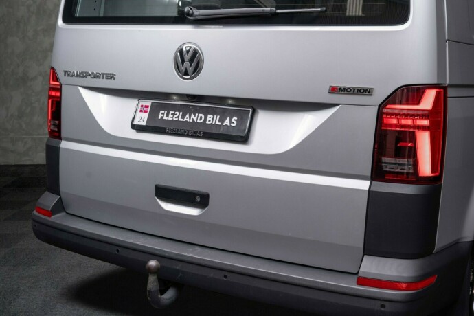volkswagen-transporter-diesel-2022-big-9