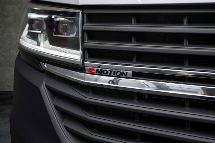 volkswagen-transporter-diesel-2022-big-6